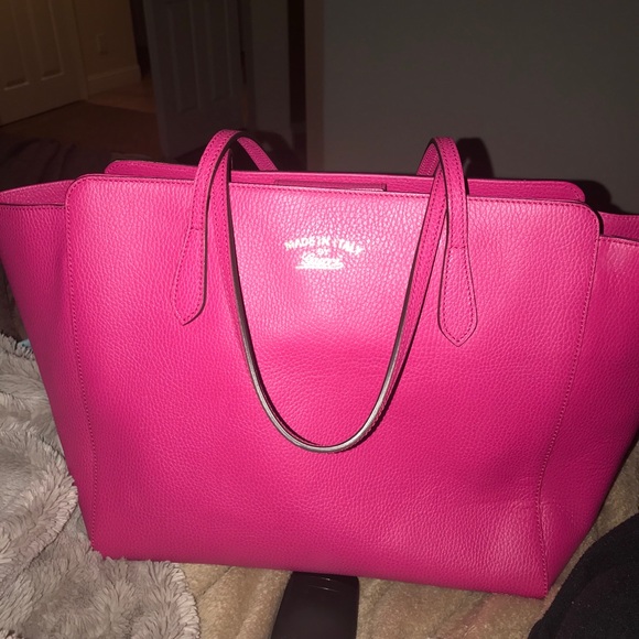 Gucci Handbags - Gucci Swing Tote Leather Medium